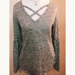 NWT Olivia Rae Top, Size M
